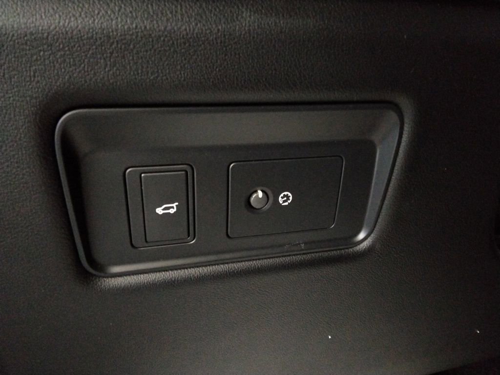 Used 2020 Land Rover Range Rover Long Wheelbase HSE image 19