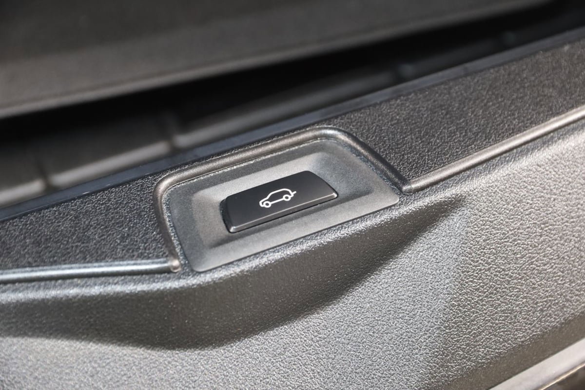 Used 2021 BMW X5 M w/ Executive Package image 71