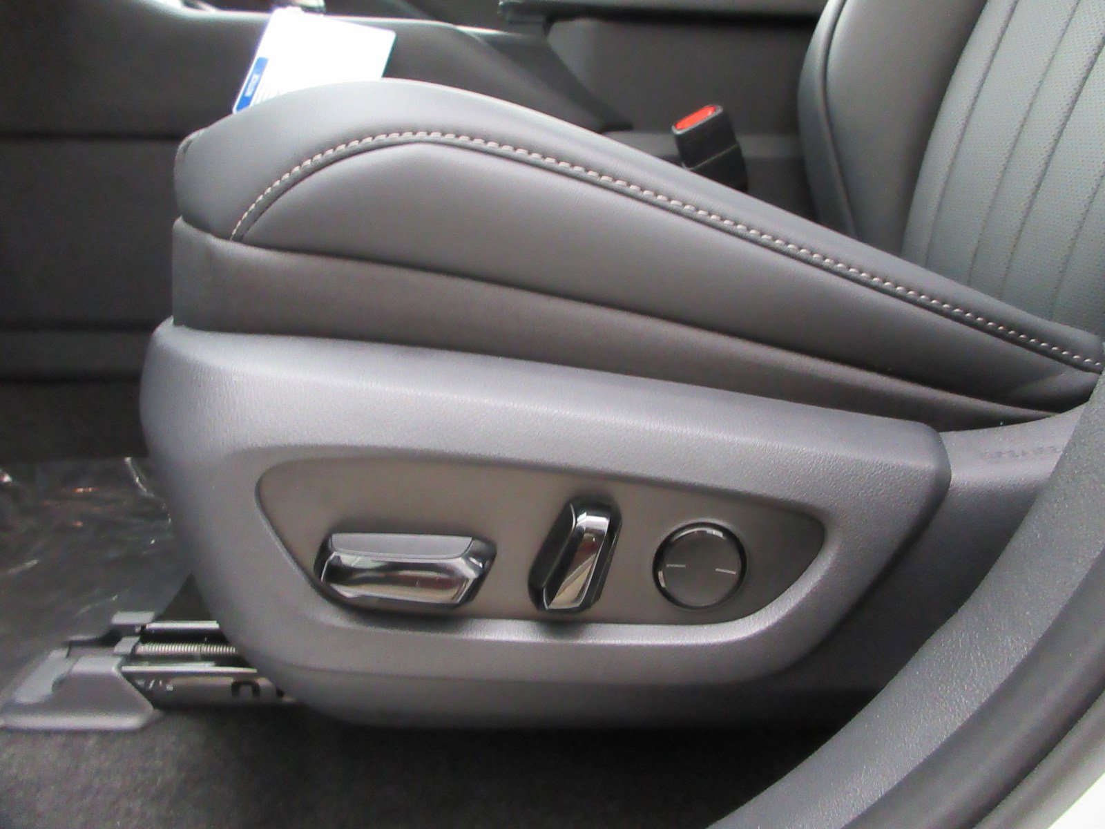 New 2026 Lexus TX 500h AWD image 35