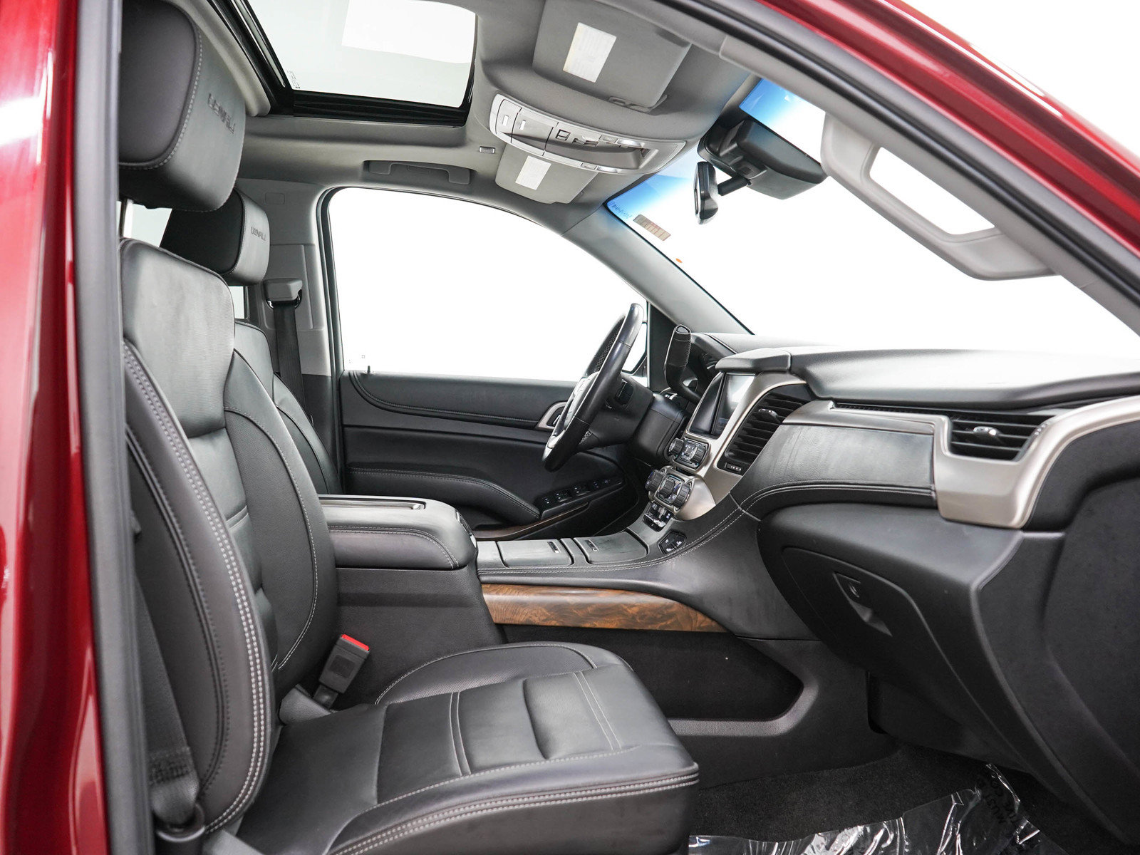 Used 2018 GMC Yukon XL Denali w/ Open Road Package AWD/4WD image 13