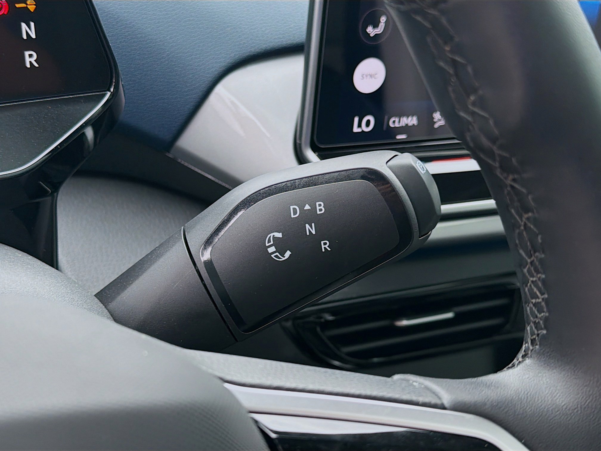 Certified 2025 Volkswagen ID.4 Pro S w/ ID.4 Black Package image 16