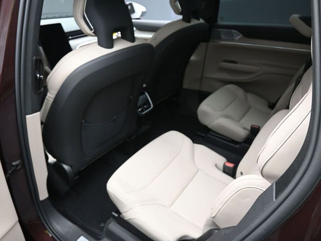 Used 2025 Volvo EX90 Ultra image 16