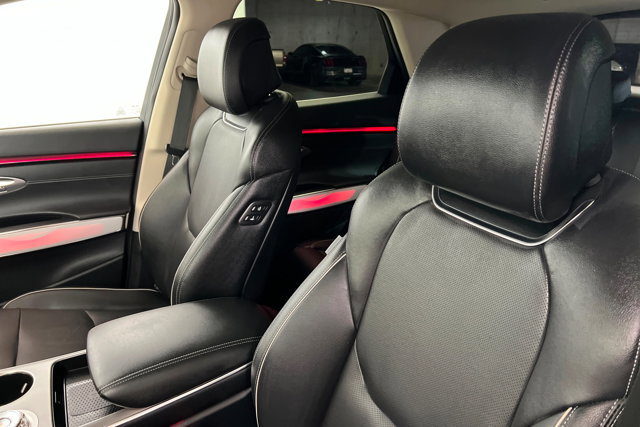 Used 2026 Genesis GV70 2.5T Advanced image 16