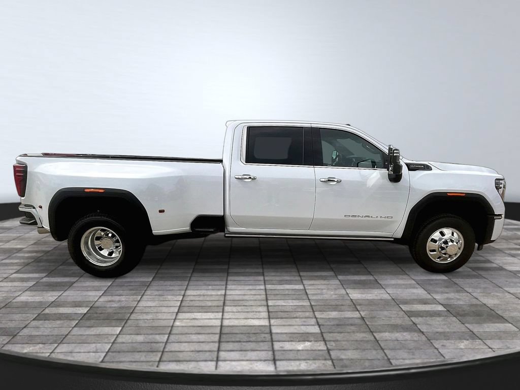 New 2026 GMC Sierra 3500 Denali Ultimate AWD/4WD image 16