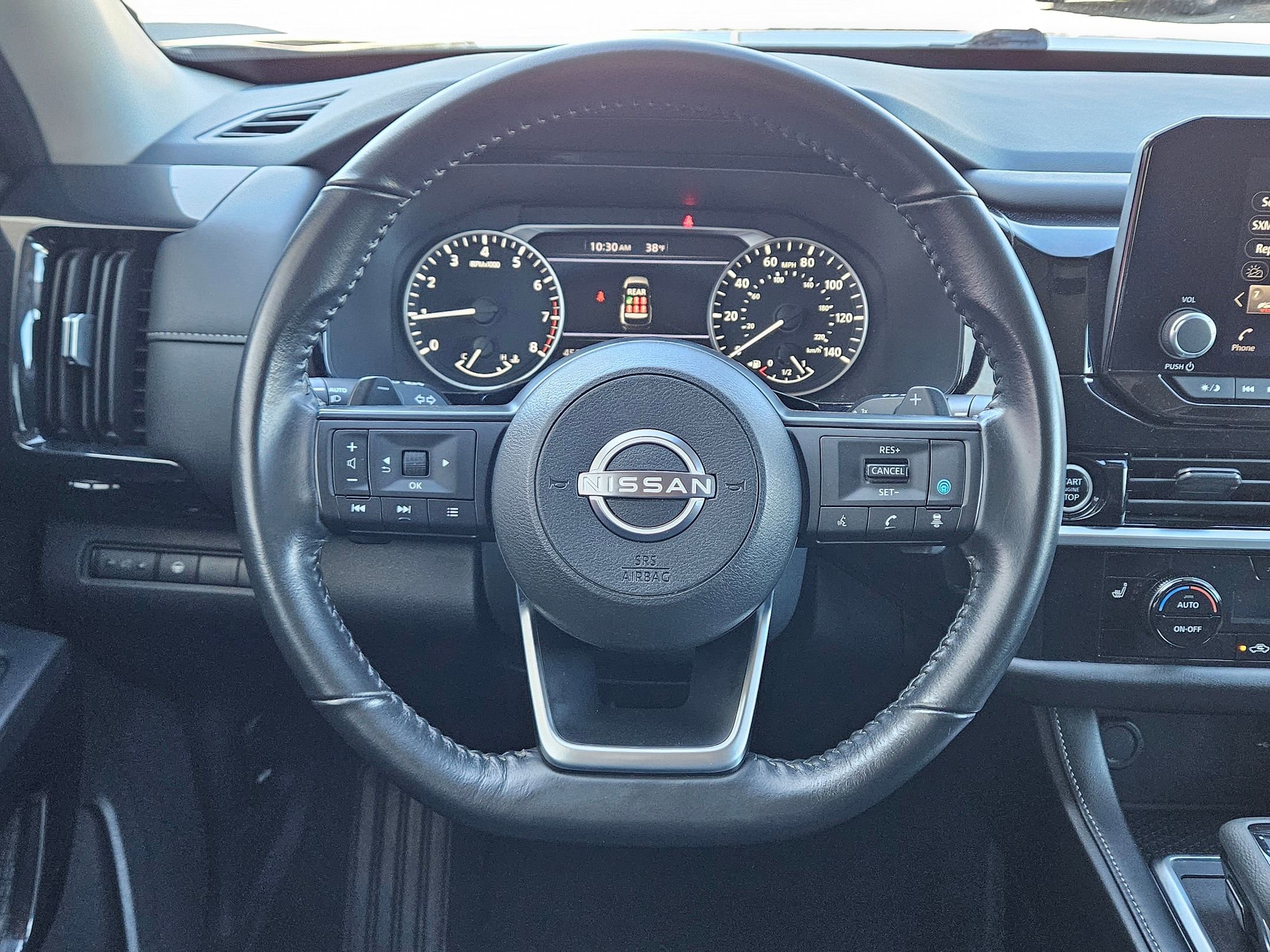 Used 2024 Nissan Pathfinder SV image 15