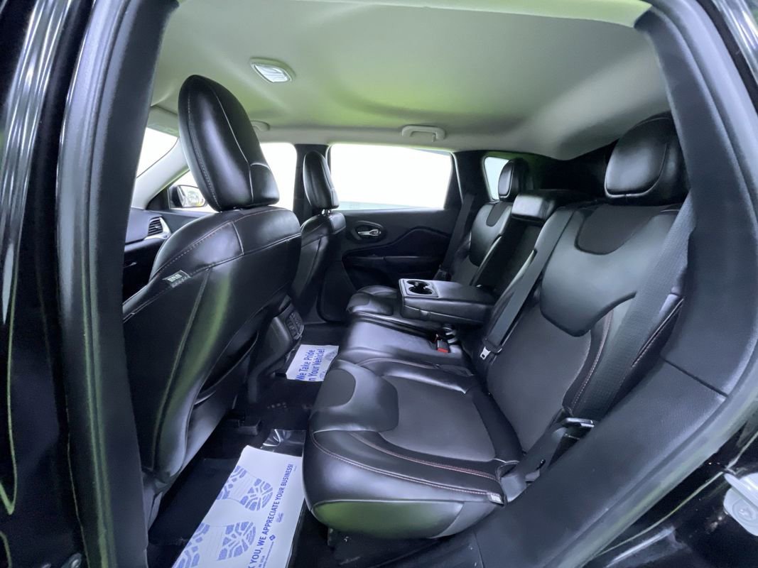 Used 2017 Jeep Cherokee Trailhawk image 27