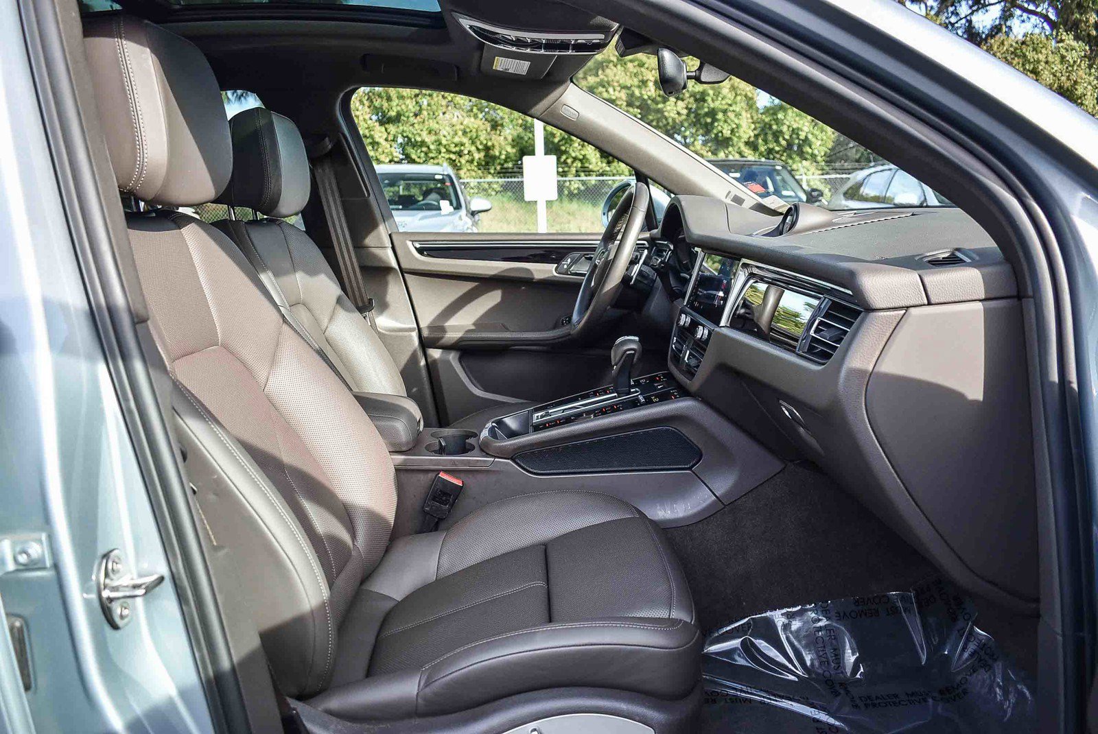 Used 2022 Porsche Macan image 15