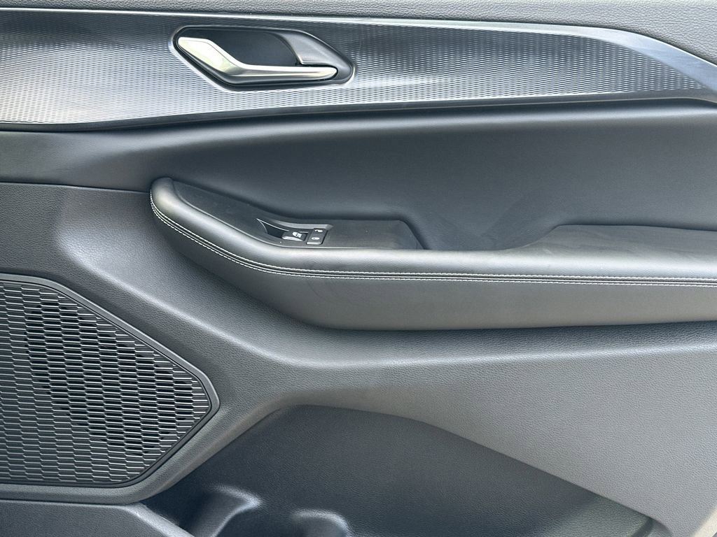 New 2025 Jeep Grand Cherokee Altitude image 14