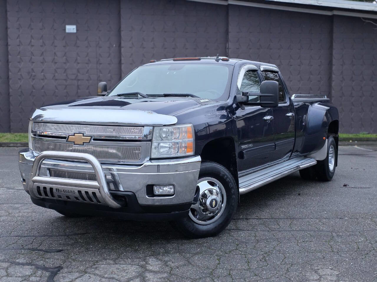 Used 2011 Chevrolet Silverado 3500 LTZ image 14