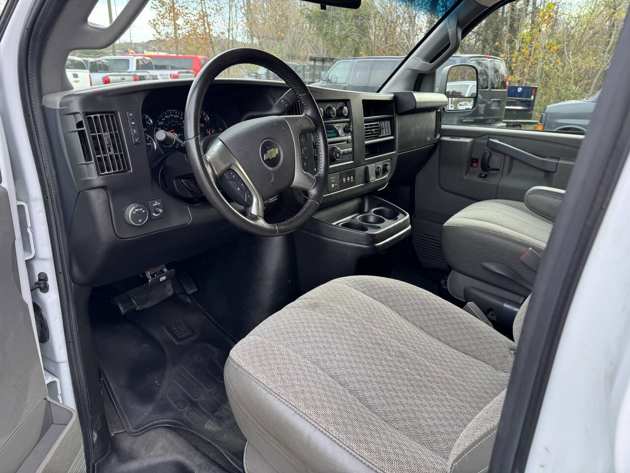 Used 2019 Chevrolet Express 3500 LS RWD image 14