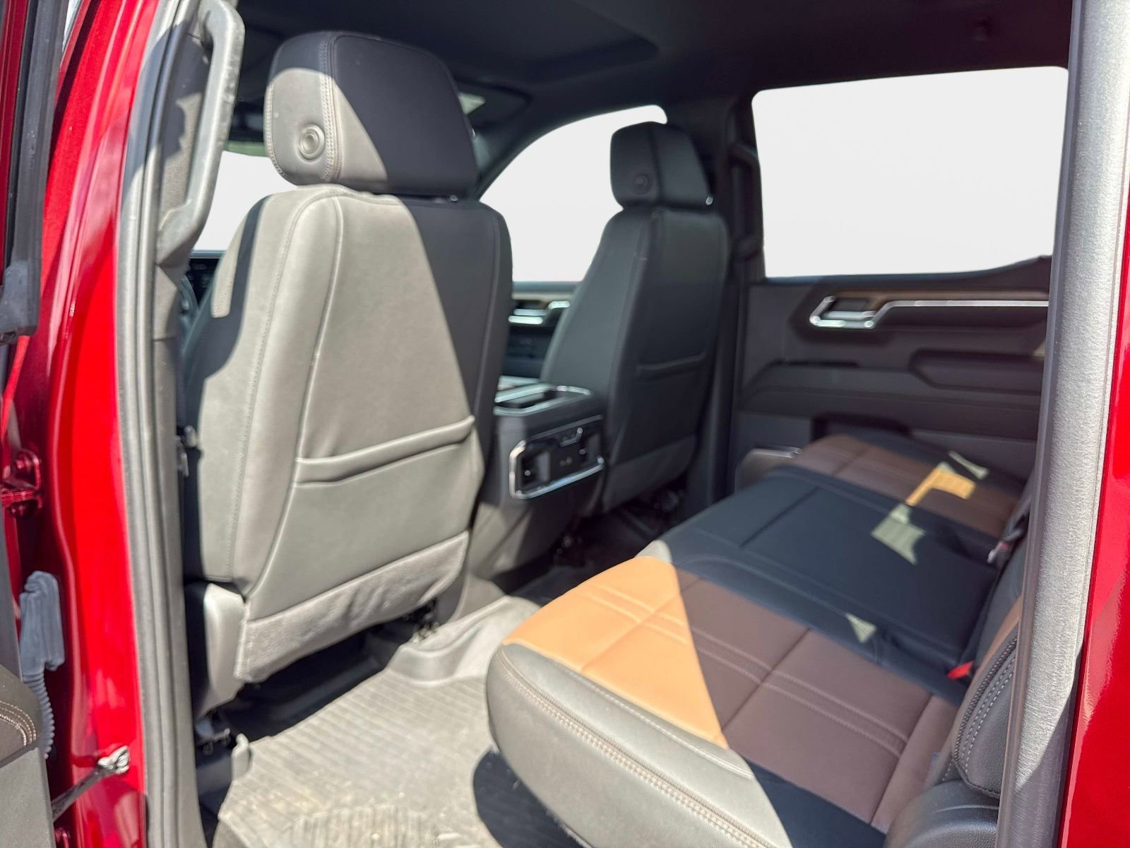 Used 2024 Chevrolet Silverado 1500 High Country w/ Technology Package image 12