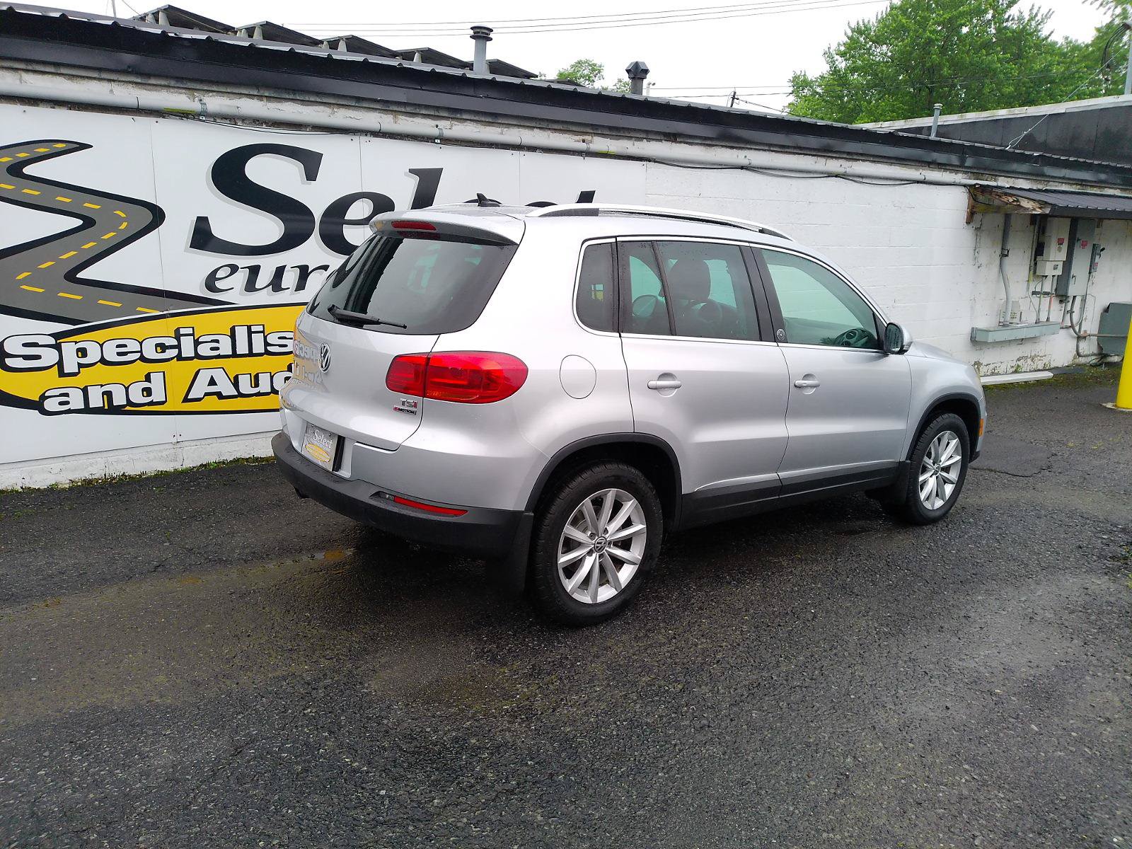 Used 2017 Volkswagen Tiguan Wolfsburg Edition AWD/4WD image 2