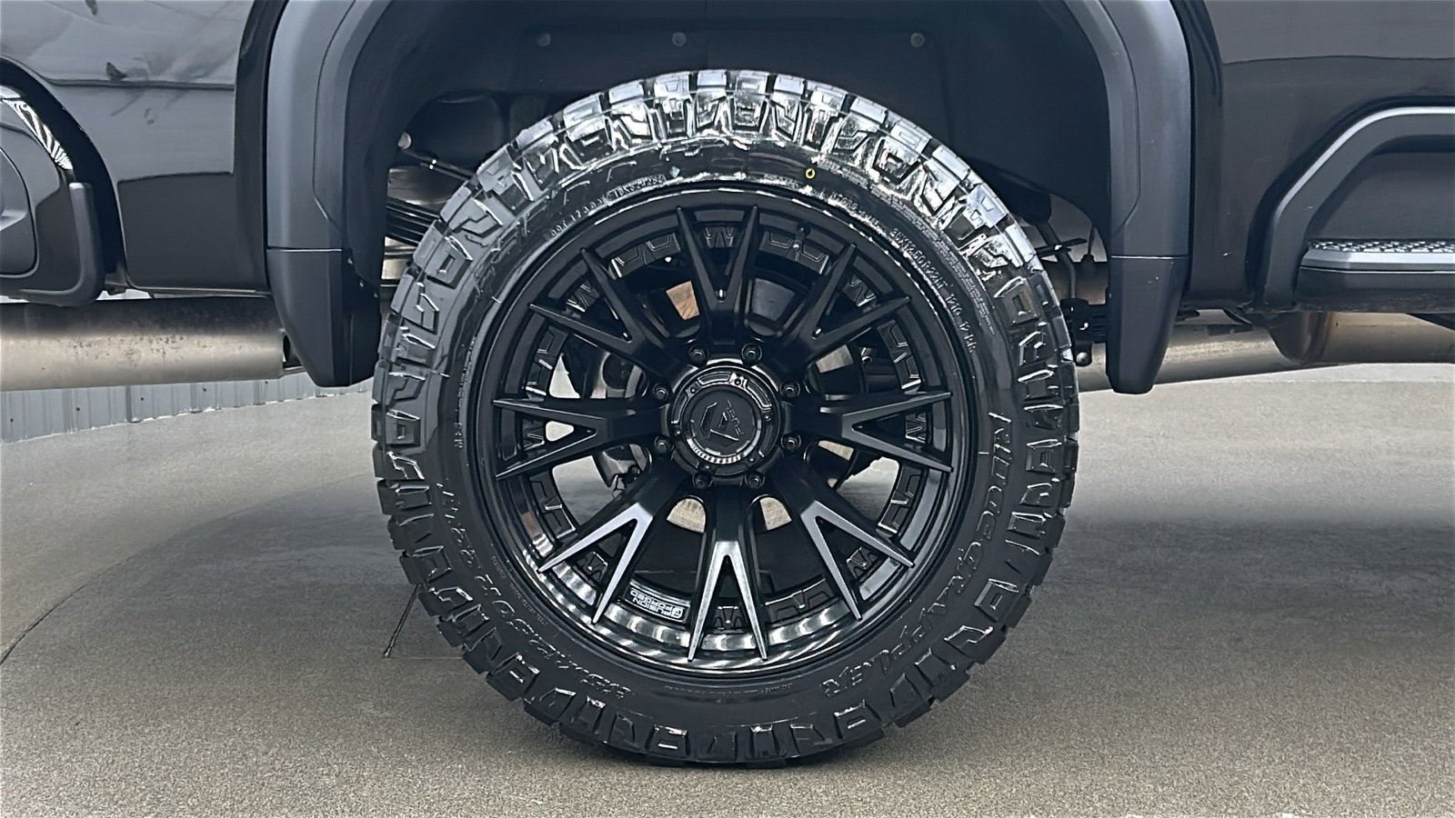 Used 2025 GMC Sierra 3500 Denali Ultimate image 11