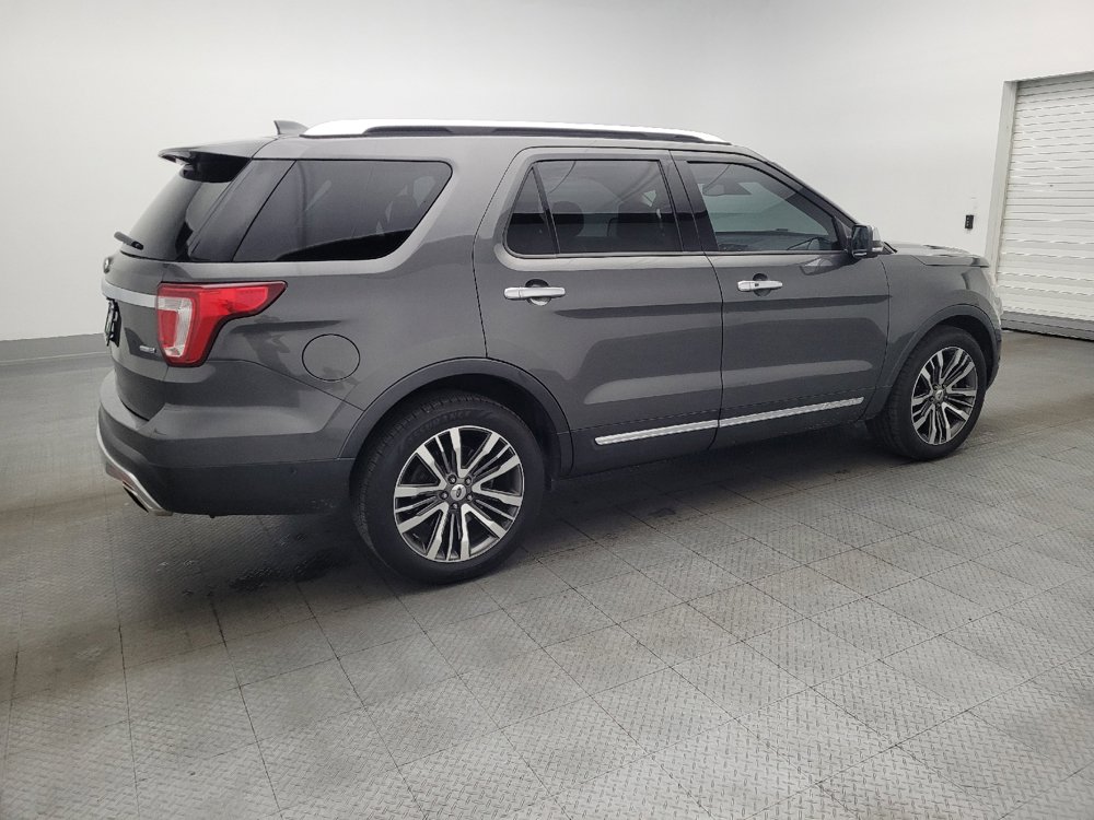 Used 2017 Ford Explorer Platinum image 10