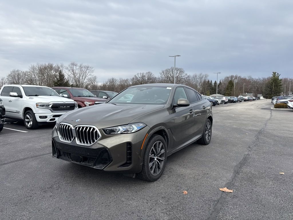 Used 2024 BMW X6 xDrive40i w/ Premium Package image 3