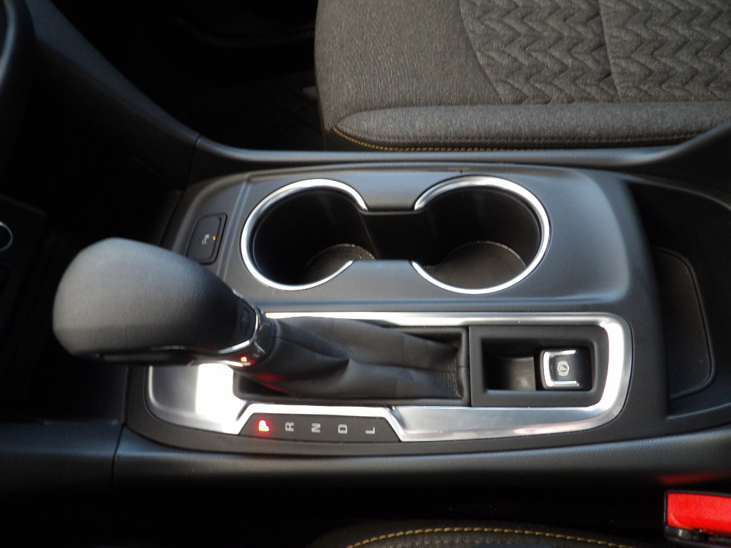 Used 2024 Chevrolet Equinox LT w/ LPO, Floor Liner Package FWD image 32
