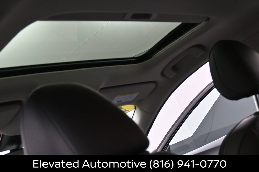 Certified 2025 Nissan Sentra SR w/ SR Premium Package FWD image 22