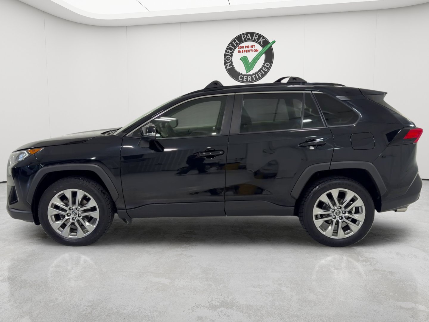 Used 2019 Toyota RAV4 XLE Premium AWD/4WD image 2