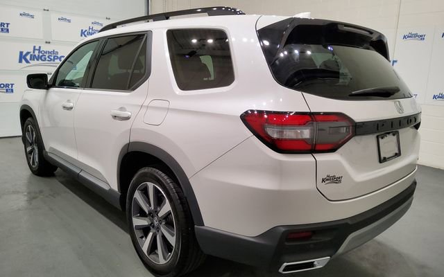 Used 2025 Honda Pilot Touring image 4