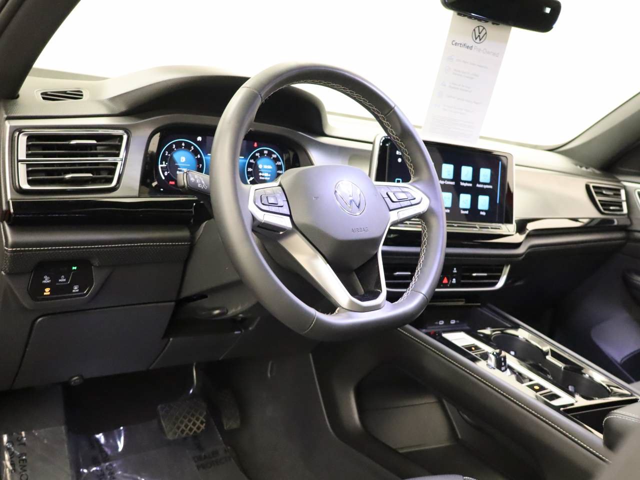 Certified 2024 Volkswagen Atlas Cross Sport SE FWD image 15