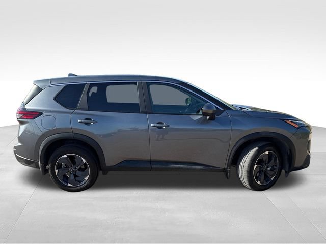Certified 2026 Nissan Rogue SV FWD image 9