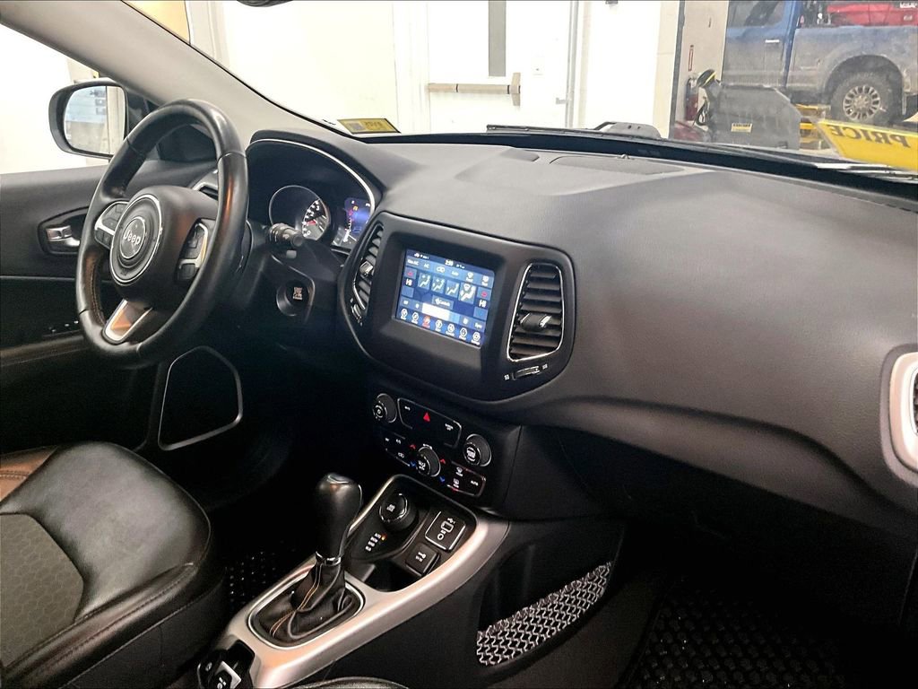 Used 2021 Jeep Compass Latitude w/ Convenience Group image 14