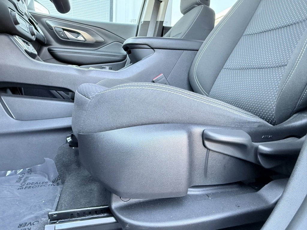 Used 2024 GMC Terrain SLE image 24