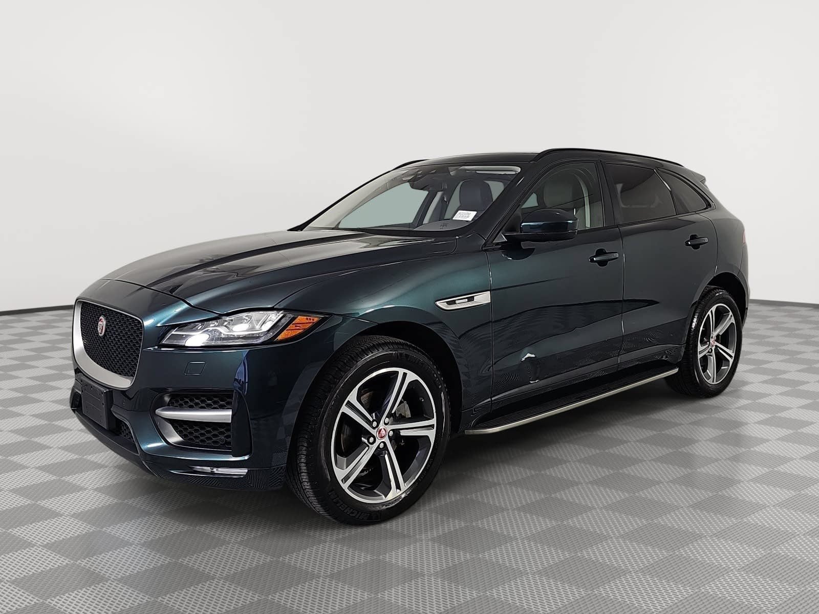 Used 2018 Jaguar F-PACE R-Sport AWD/4WD image 4