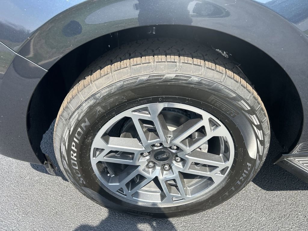 New 2026 Ford Expedition Active image 16