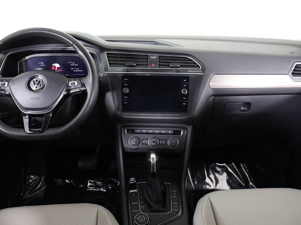 Used 2020 Volkswagen Tiguan SEL AWD/4WD image 40