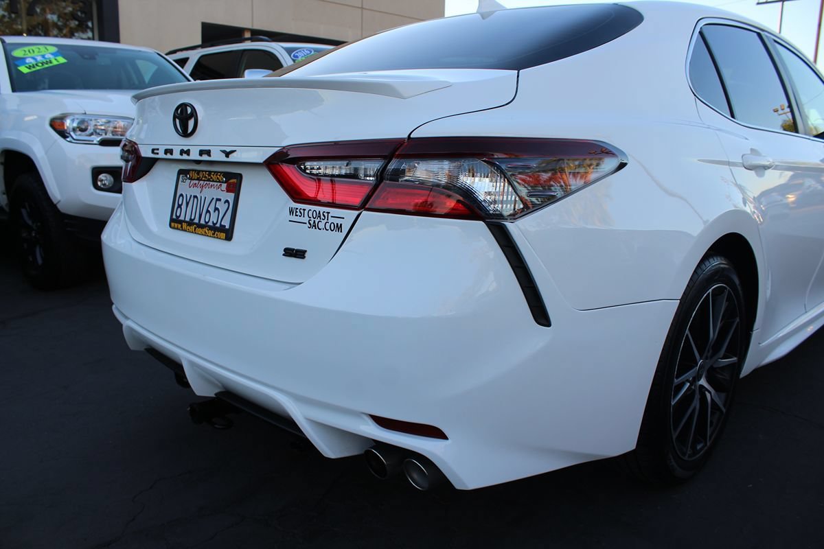 Used 2022 Toyota Camry SE w/ Carpet Mat Package (TMS) FWD image 16