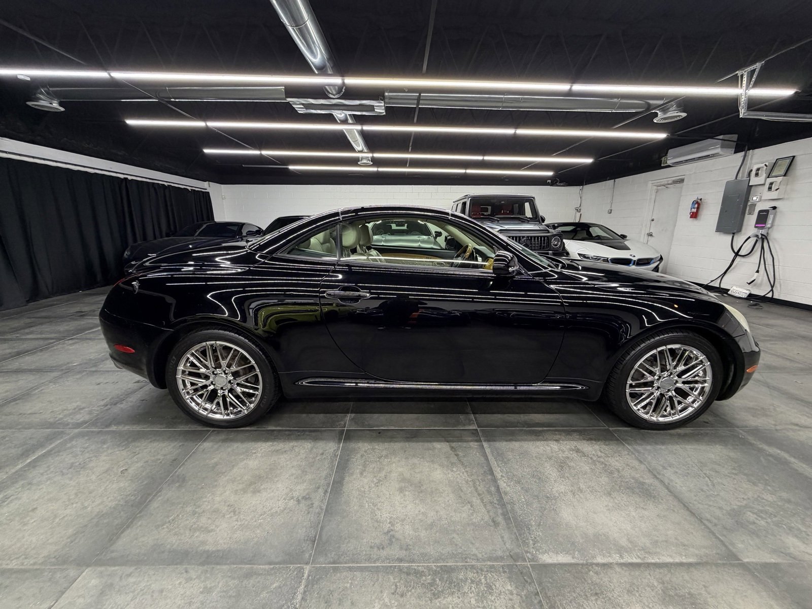 Used 2002 Lexus SC 430 Convertible image 8