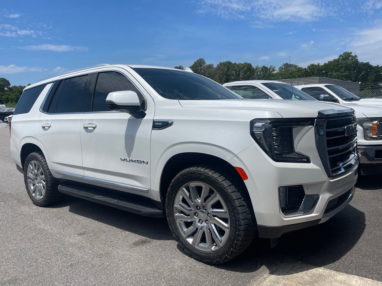 Used 2021 GMC Yukon SLT w/ SLT Premium Package