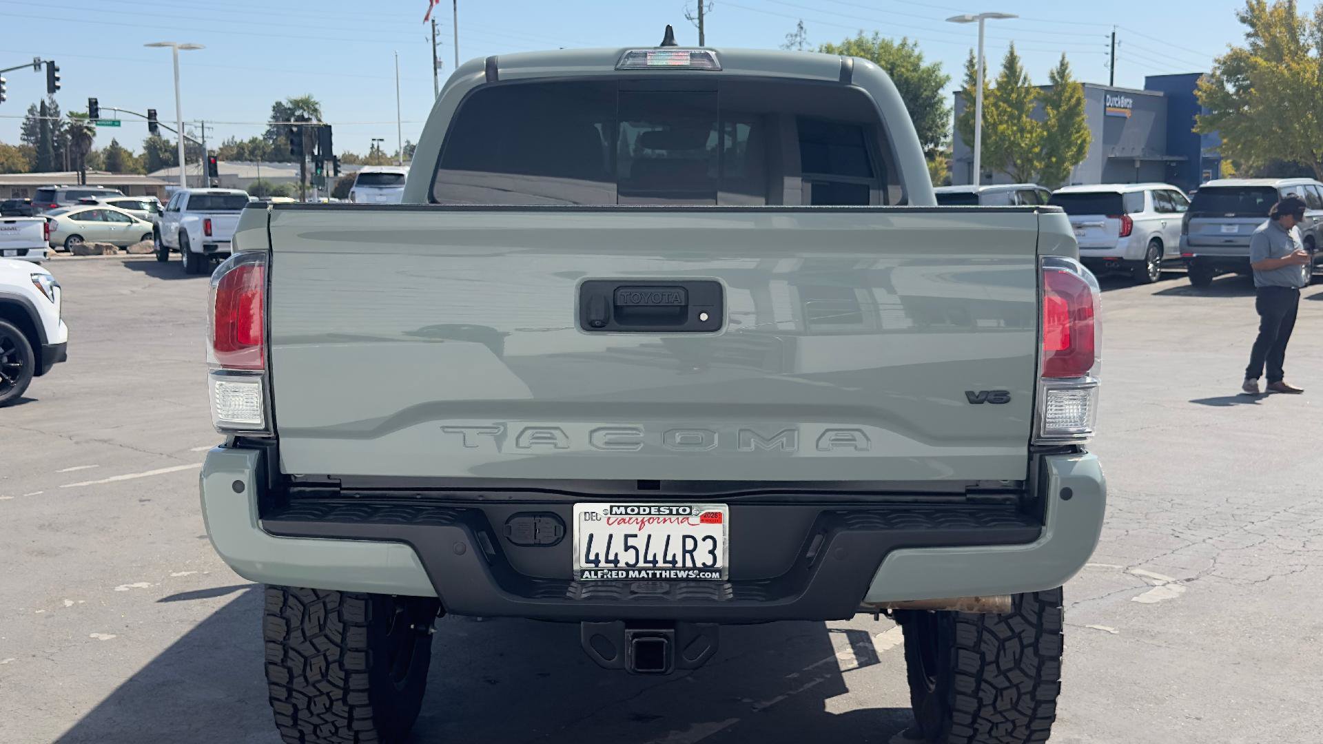 Used 2023 Toyota Tacoma TRD Off-Road w/ TRD Premium Off Road Package AWD/4WD image 5