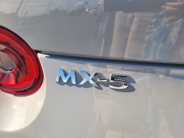 Used 2025 MAZDA MX-5 Miata Grand Touring w/ Weather Package RWD image 10