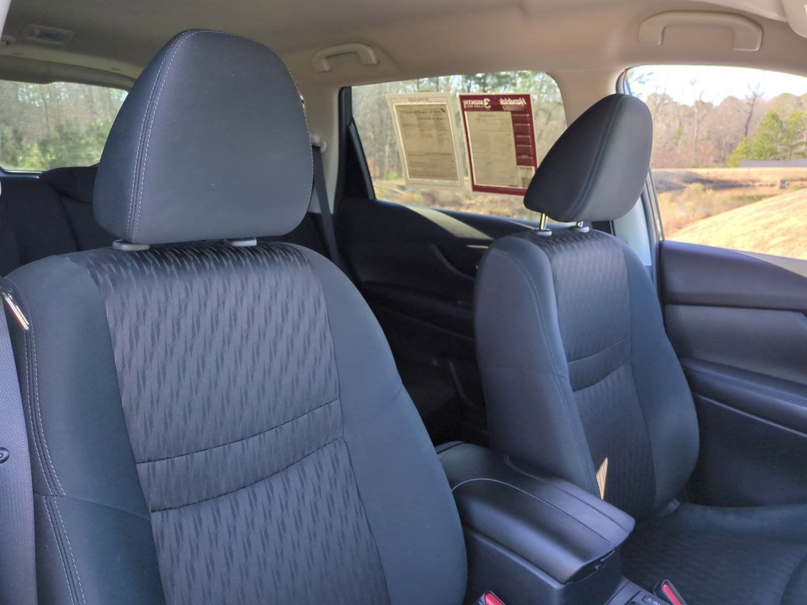 Used 2018 Nissan Rogue SV w/ Premium Package image 33