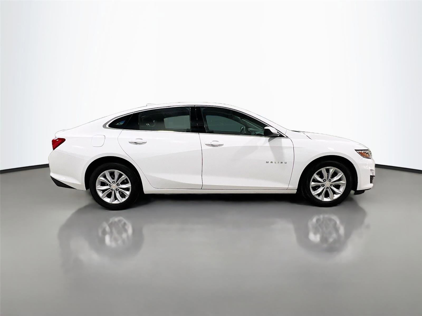 Used 2025 Chevrolet Malibu LT image 8