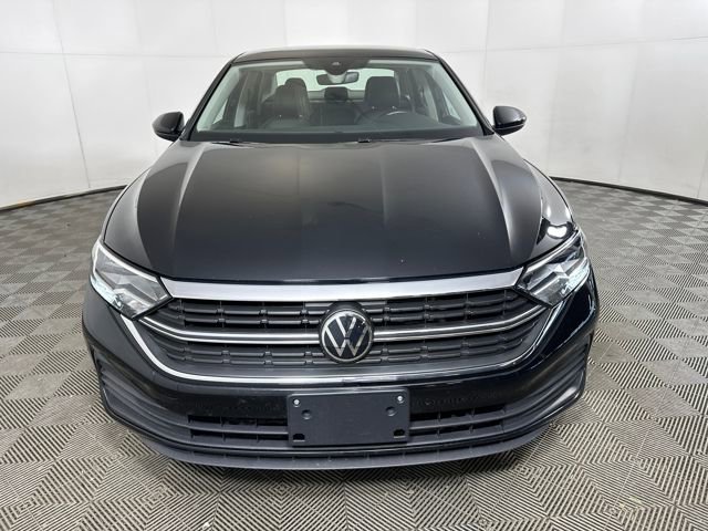 Used 2024 Volkswagen Jetta SE image 8