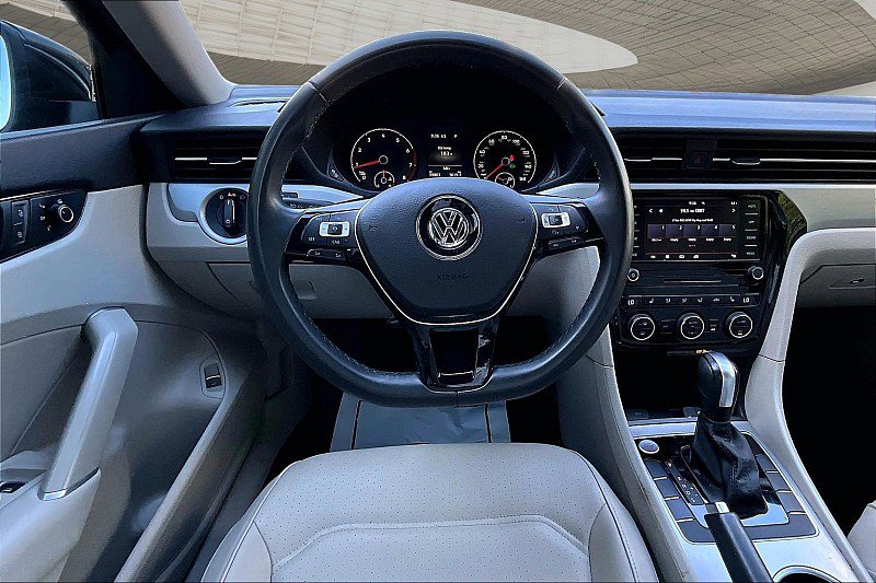 Used 2022 Volkswagen Passat 2.0T SE image 5