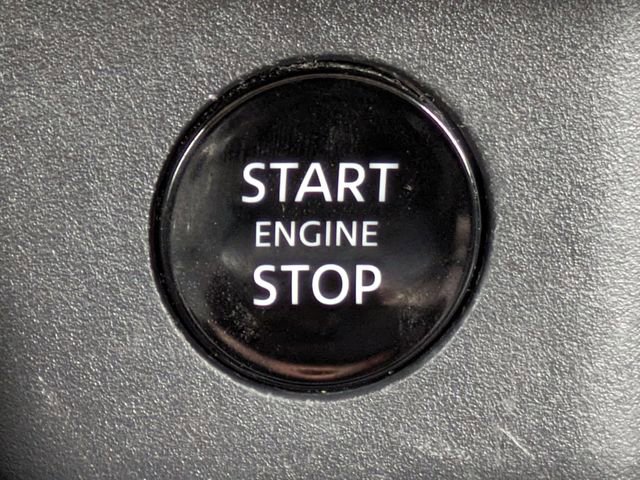 Used 2025 Nissan Rogue SV image 31