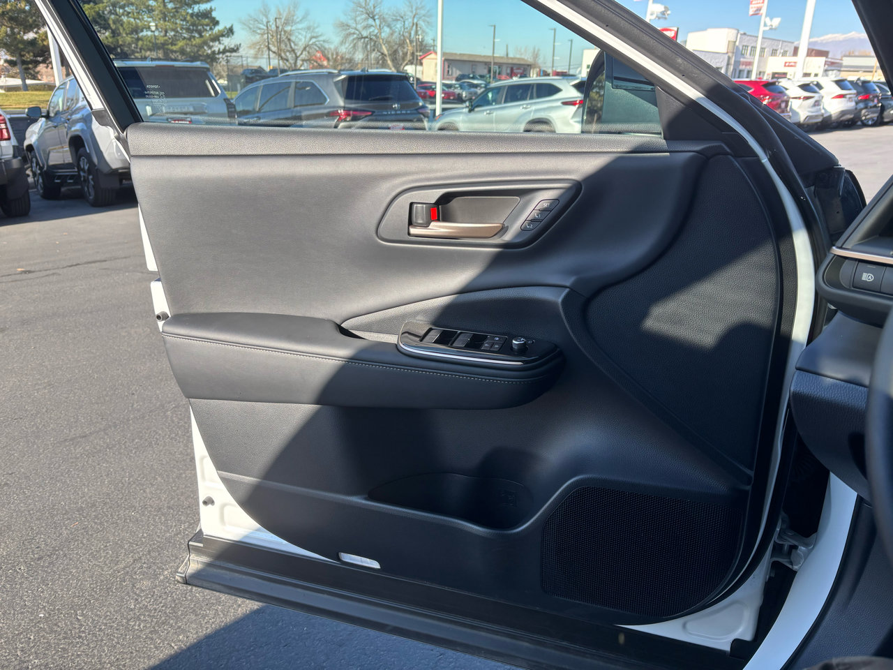 Used 2025 Toyota Crown Platinum image 17