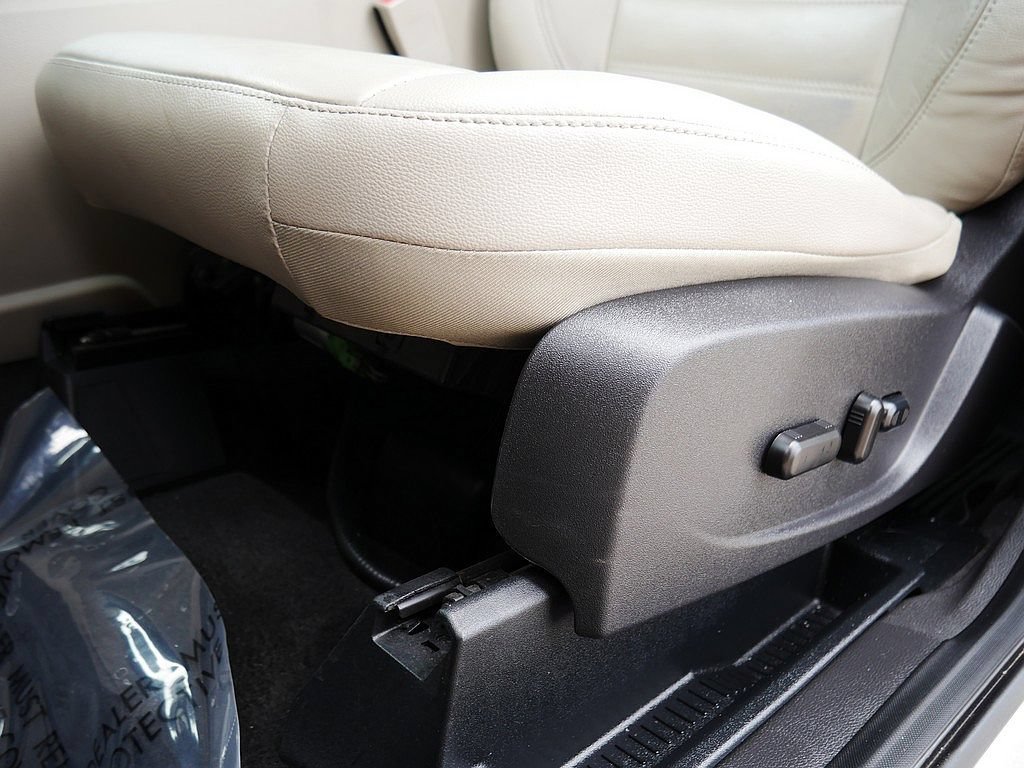 Used 2018 Ford Escape Titanium AWD/4WD image 13