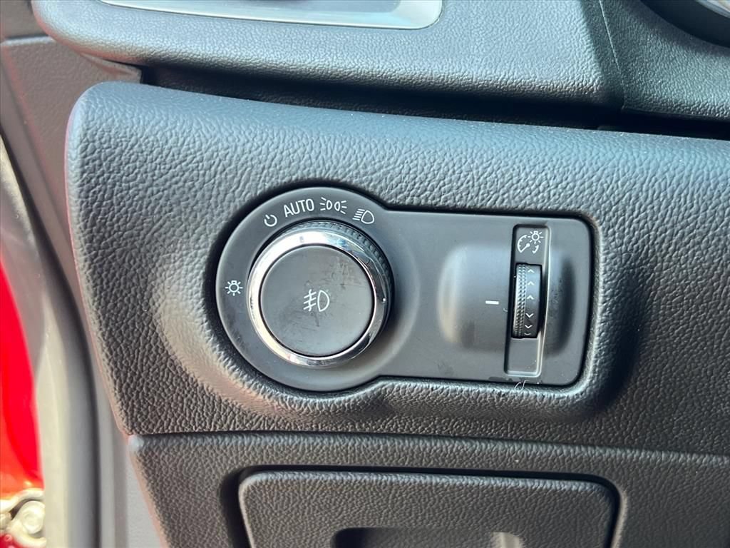 Used 2015 Buick Verano Leather w/ Experience Buick Package FWD image 18