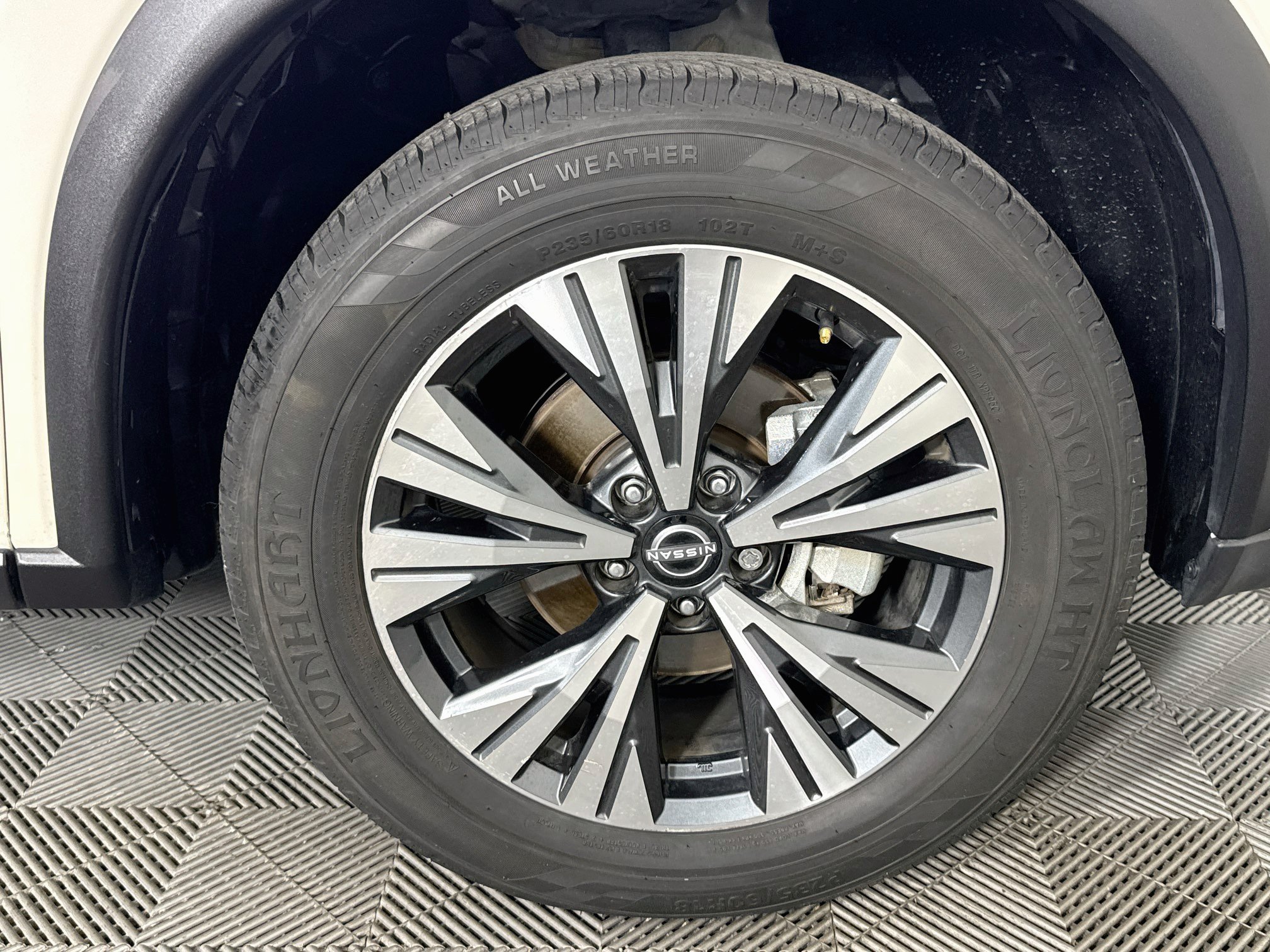 Used 2023 Nissan Rogue SV FWD image 30