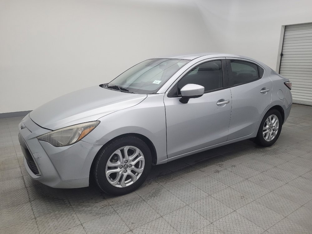 Used 2017 Toyota Yaris iA image 2