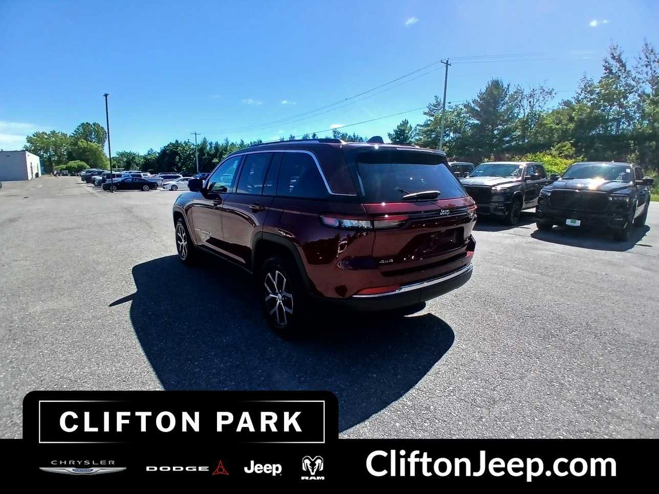 Certified 2023 Jeep Grand Cherokee Limited AWD/4WD image 8