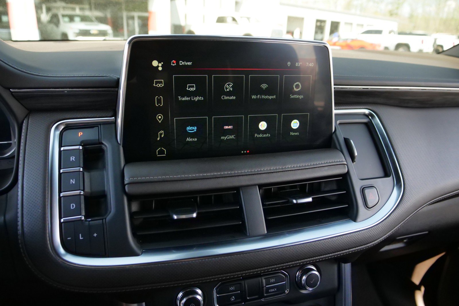 Used 2022 GMC Yukon XL SLT w/ SLT Premium Package AWD/4WD image 12
