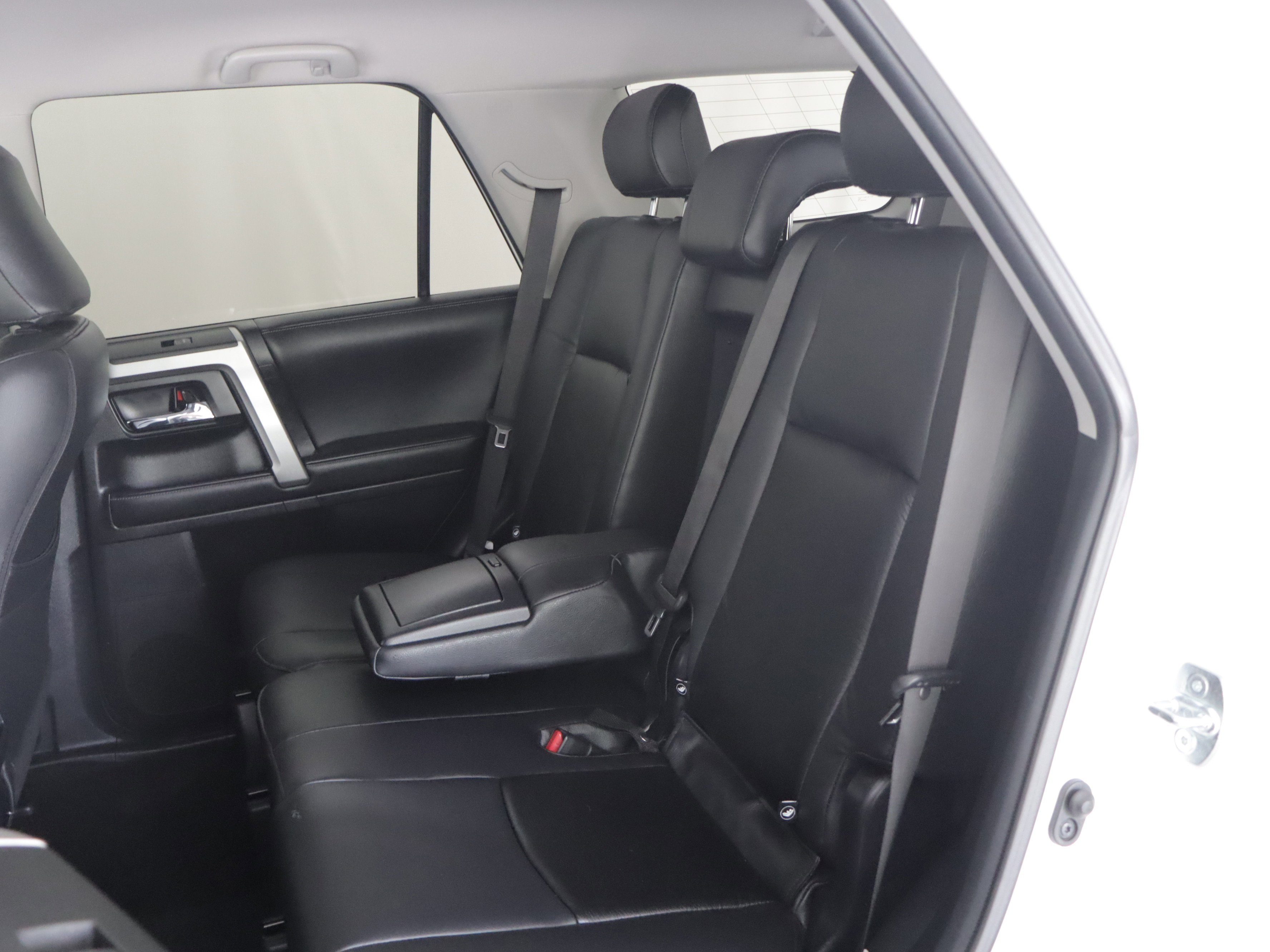Used 2022 Toyota 4Runner SR5 AWD/4WD image 8