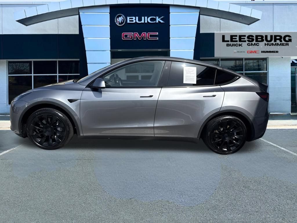 Used 2024 Tesla Model Y Long Range AWD/4WD image 4
