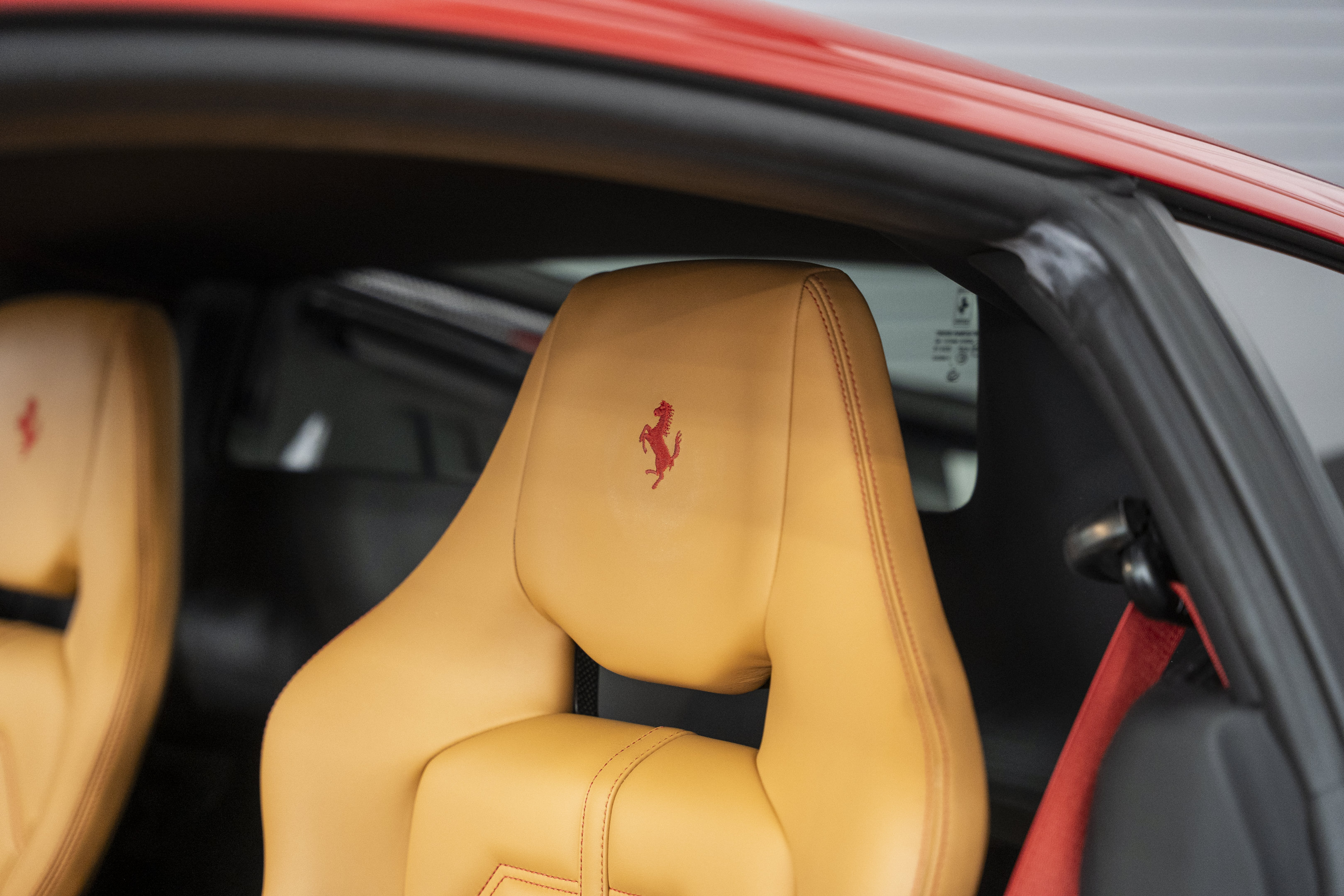 Used 2018 Ferrari 488 GTB RWD image 25
